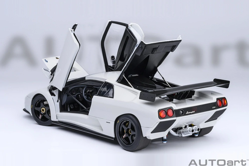Lamborghini Diablo GT-R 1999 impact white 1:18 AUTOart