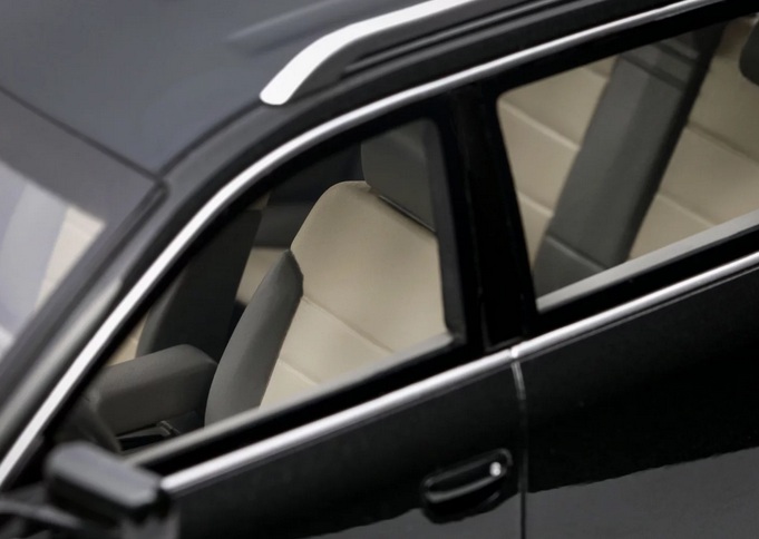 Audi A6 C6 All Road 2000 brilliant black 1:18 OttOmobile