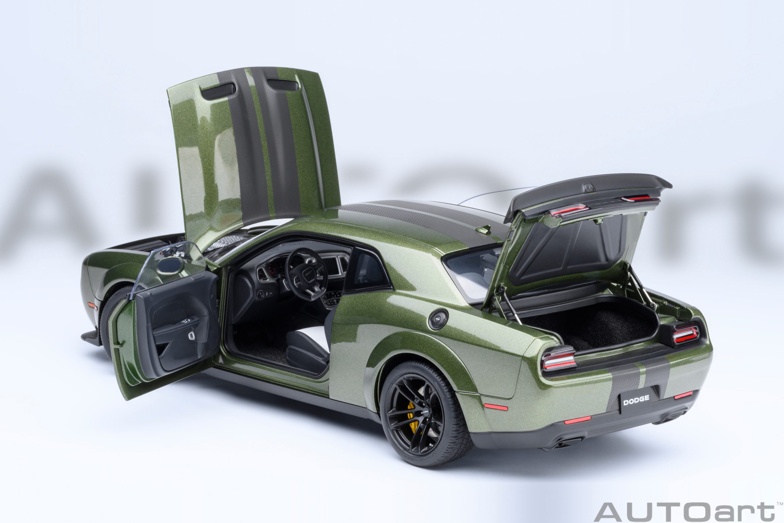 Dodge Challenger SRT Jailbreak 2022 green 1:18 AUTOart