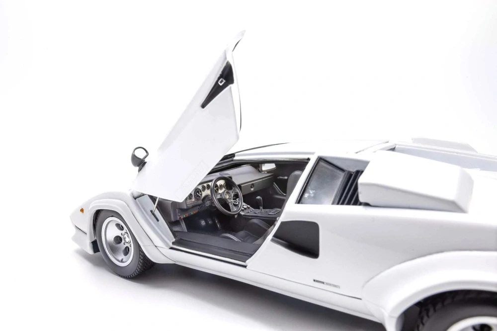 Lamborghini Countach LP400S 1978 white 1:18 Kyosho