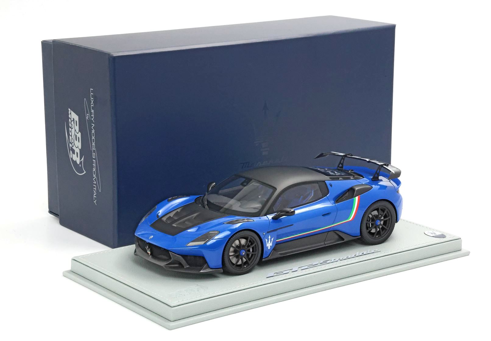 Maserati GT2 Stradale Blu Infinito with Italian stripe 1:18 B.B.R.
