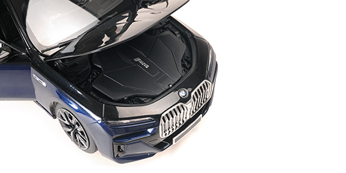 BMW i7 M70 G70 2024 blue metallic/black metallic 1:18 Minichamps 