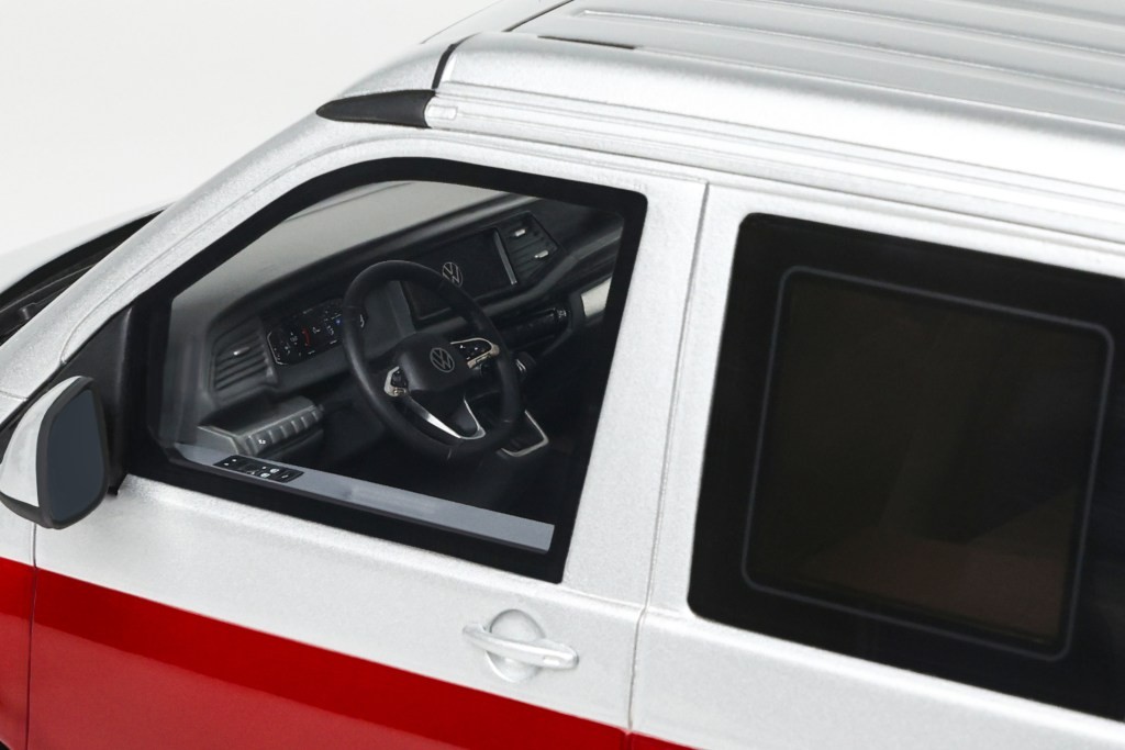 Volkswagen T6.1 California Ocean 2021 Fortana red/reflex silver 1:18 OttOmobile 