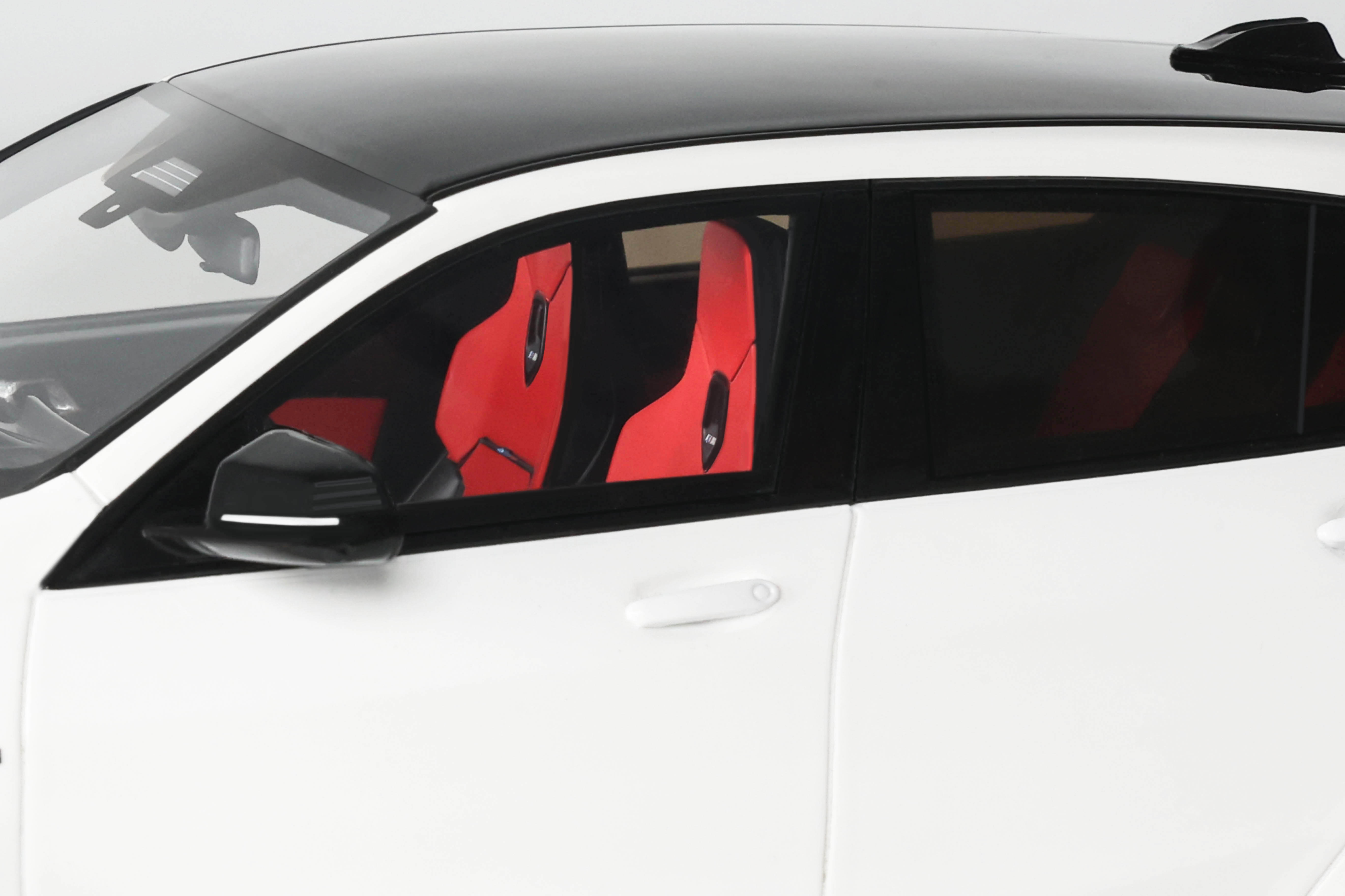 BMW M135 xDrive 2024 Alpine white solid 1:18 OttOmobile