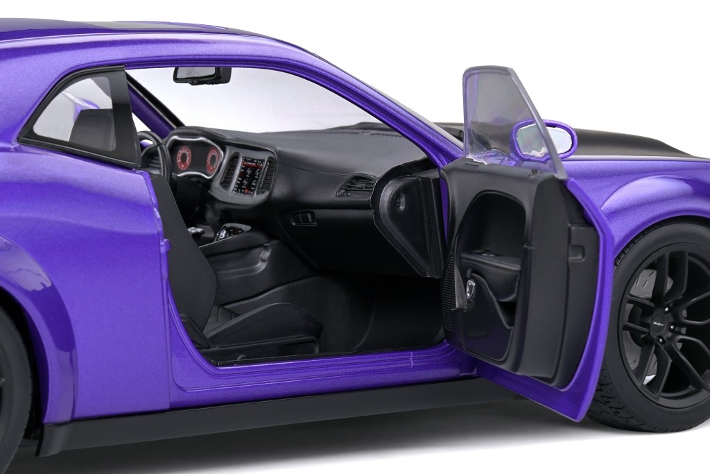 Dodge Challenger SRT Hellcat Redeye Widebody 2020 plum crazy 1:18 Solido