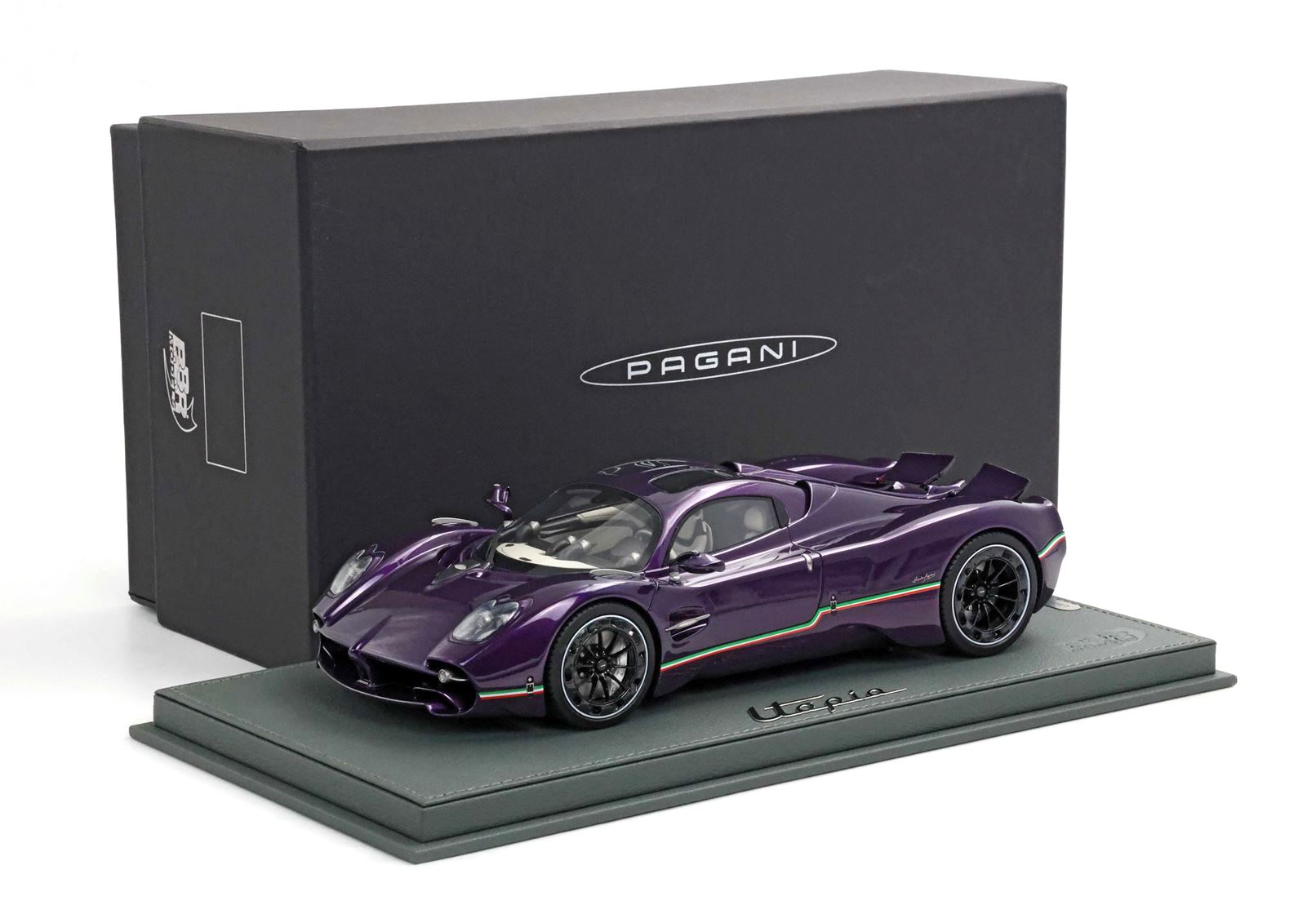 Pagani Utopia Viola Hong Kong 1:18 B.B.R.