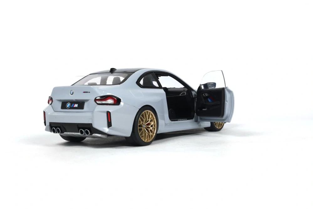 BMW M2 CS 2025 grey 1:18 Solido