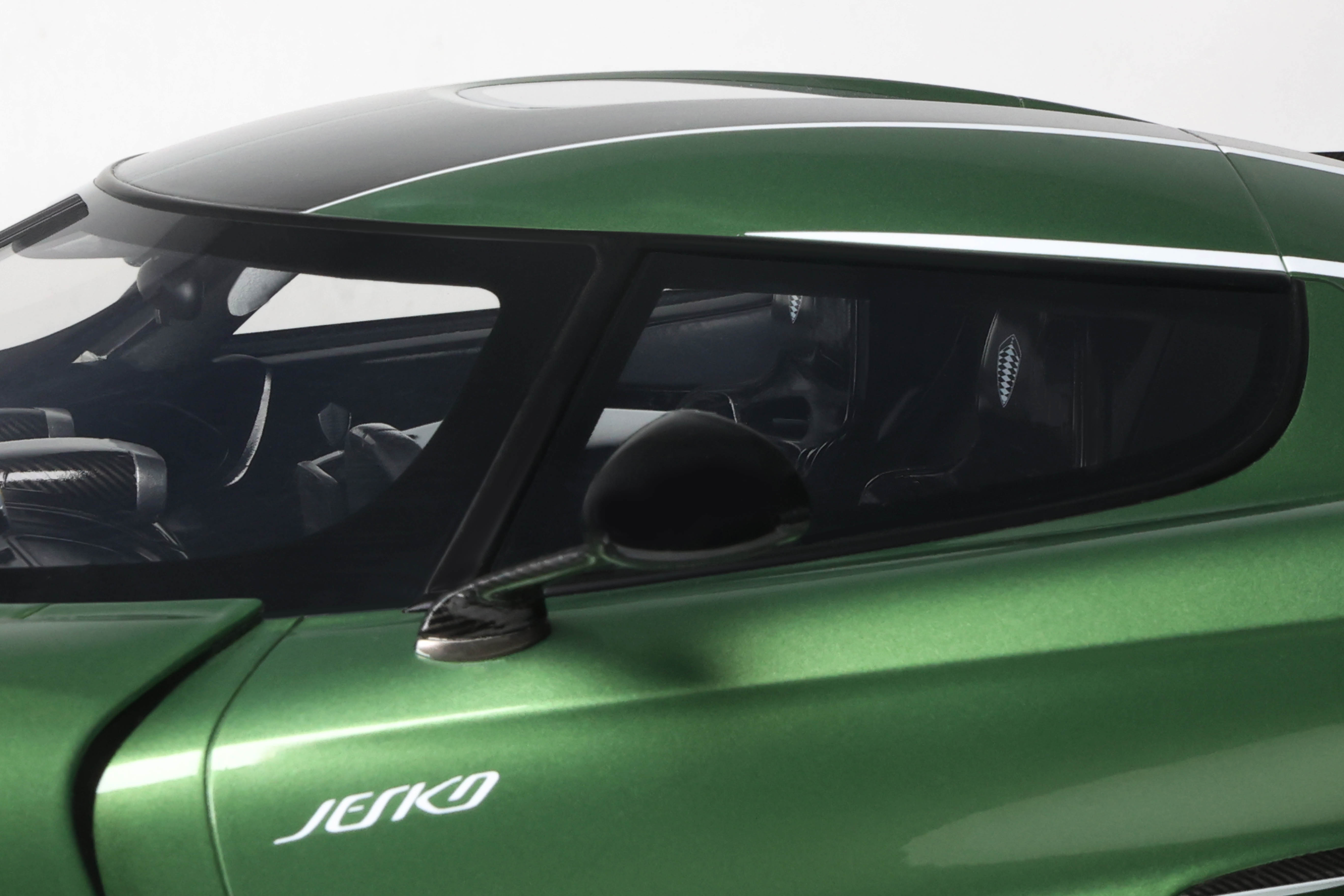 Koenigsegg Jesko 2024 Pearl green 1:8 GT Spirit