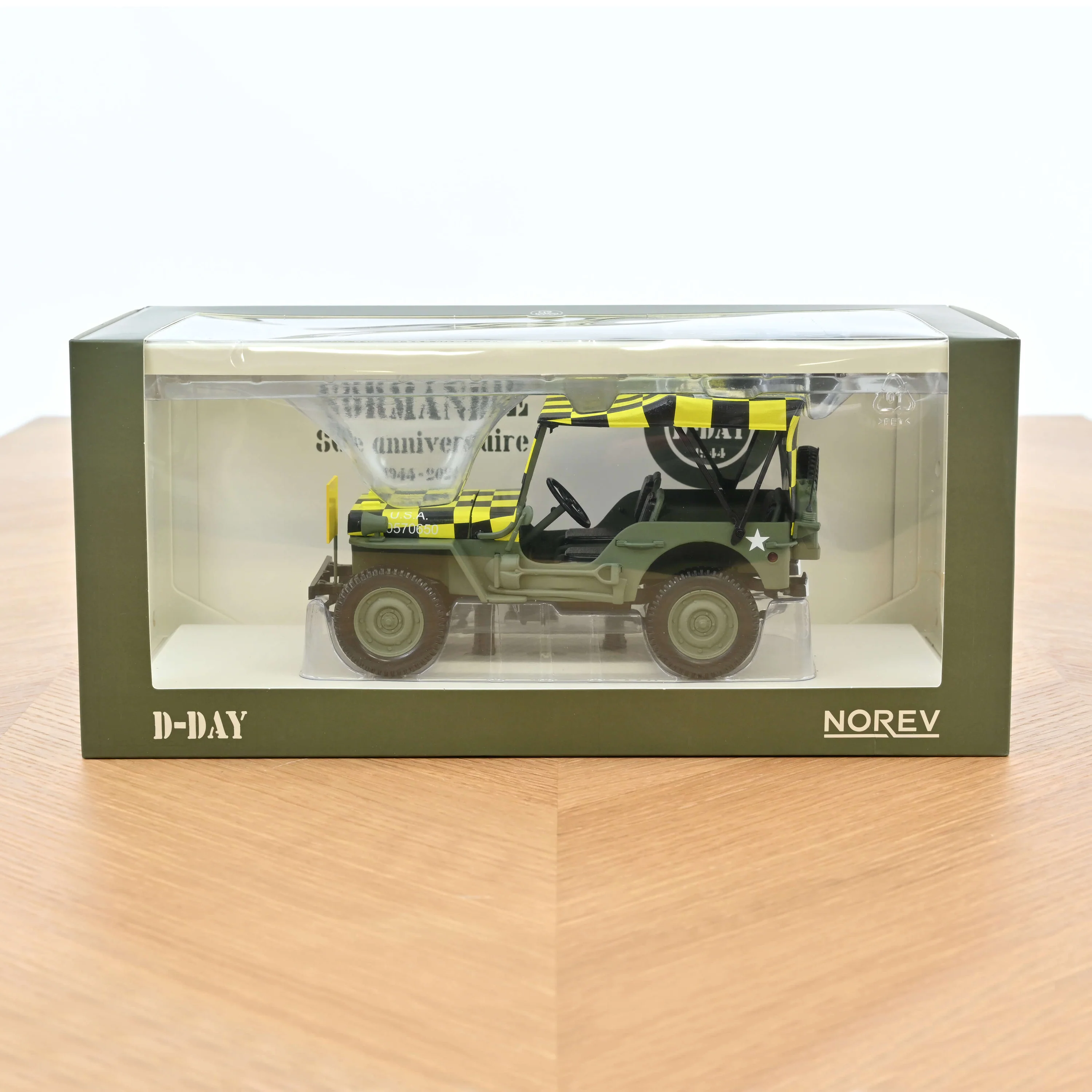 Jeep Willys Army (1944) "Follow Me" 1:18 Norev