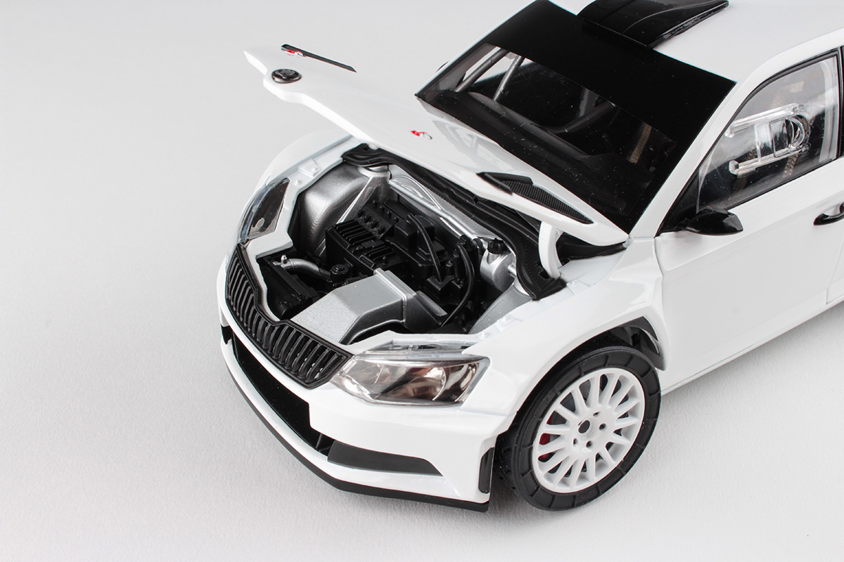 Škoda Fabia III R5 2015 bílá 1:18 Abrex