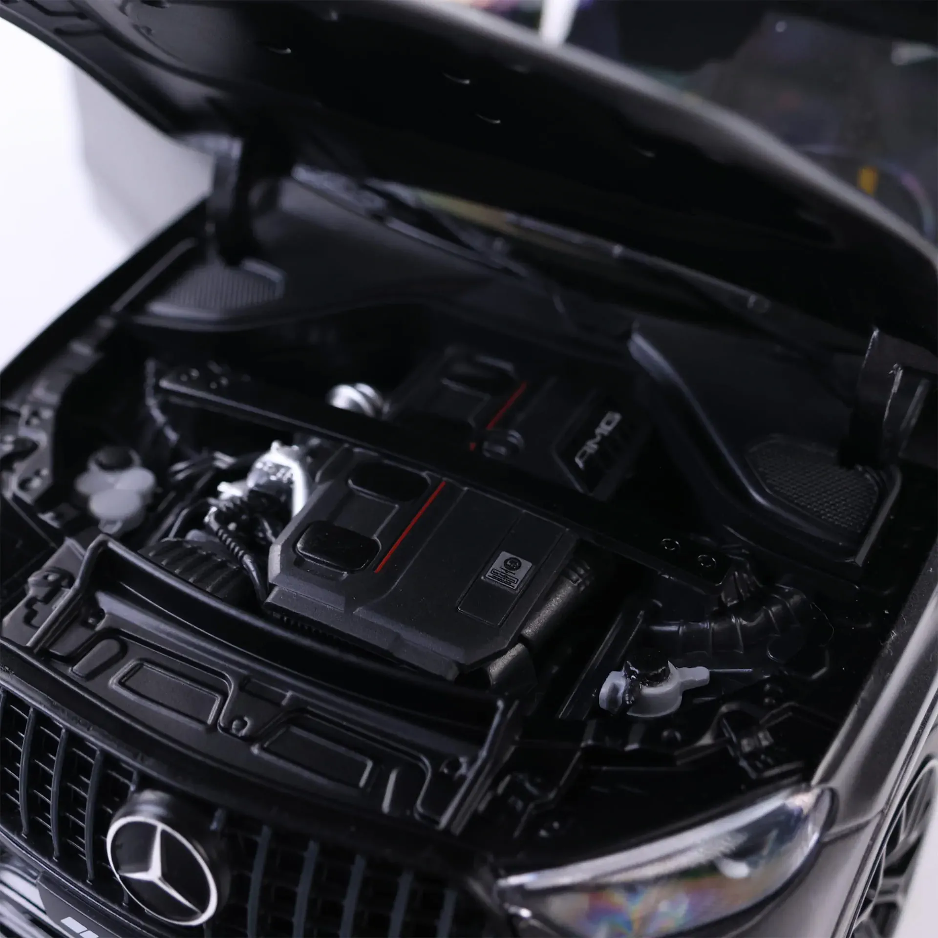 Mercedes-AMG GLC 63 Manufaktur grey 1:18 Norev