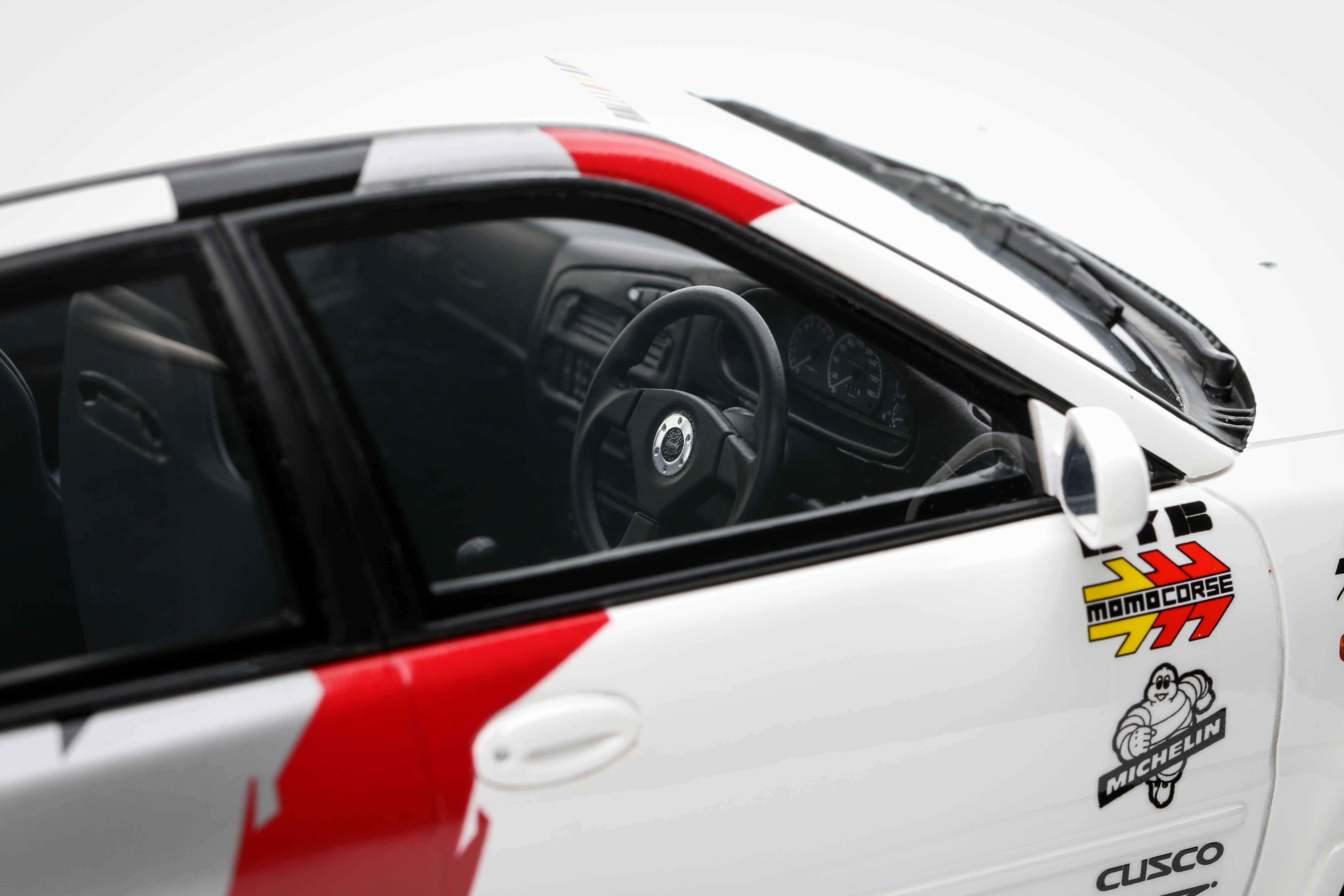 Mitsubishi Lancer Evolution III 1995 scotia white W83 1:18 OttOmobile