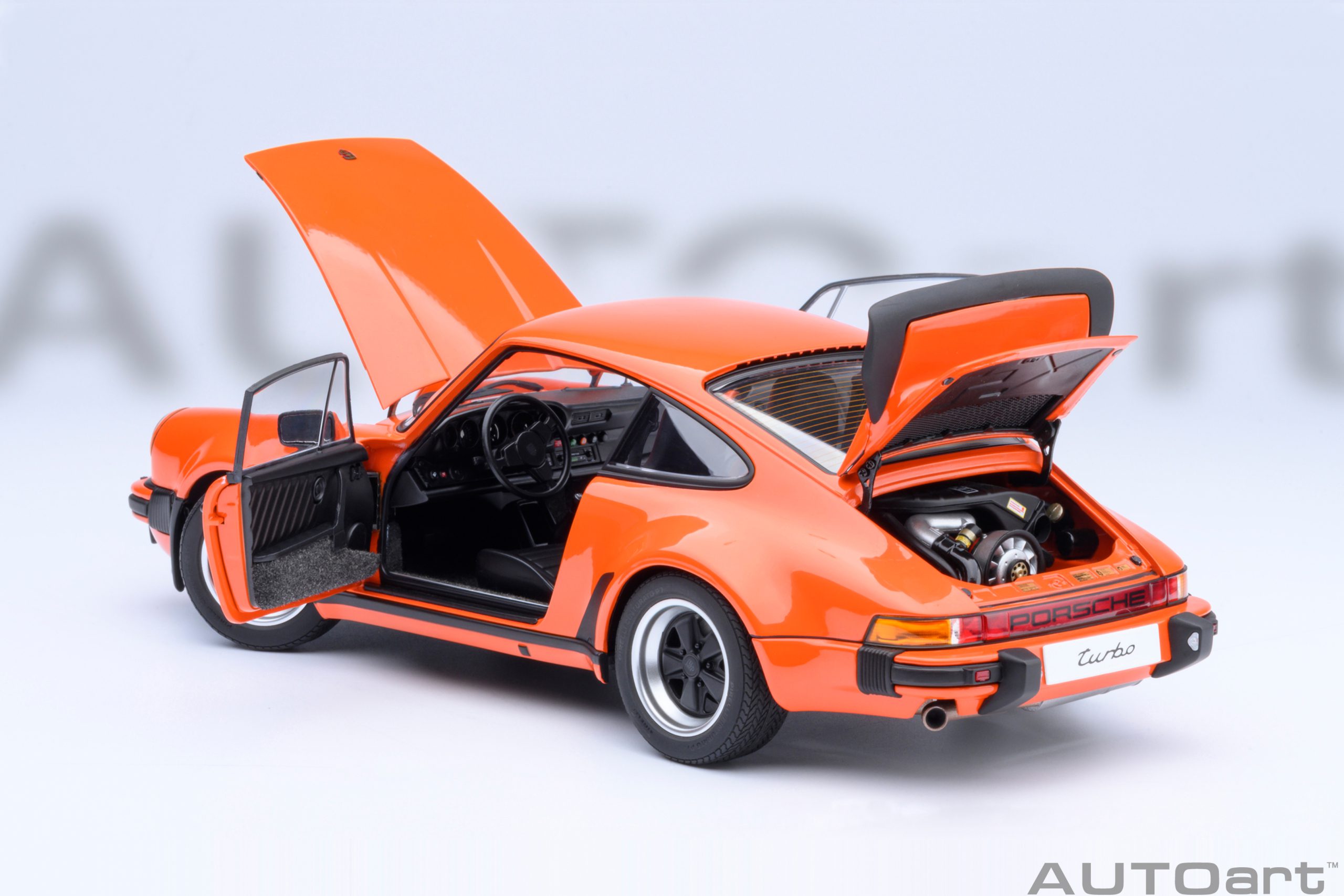 Porsche 911 930 Turbo 3.0 continental orange 1:18 AUTOart