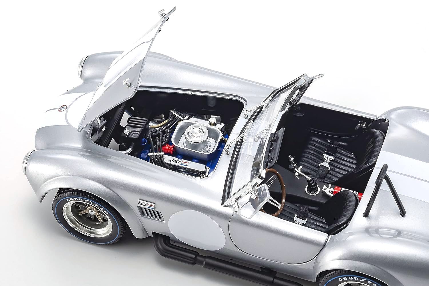 Shelby Cobra 427 S/C silver/white 1:18 Kyosho