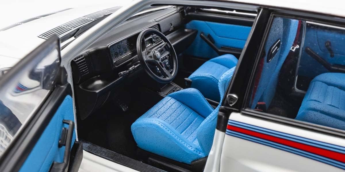 Lancia Delta HF Integrale Martini 6 1992 1:18 Kyosho