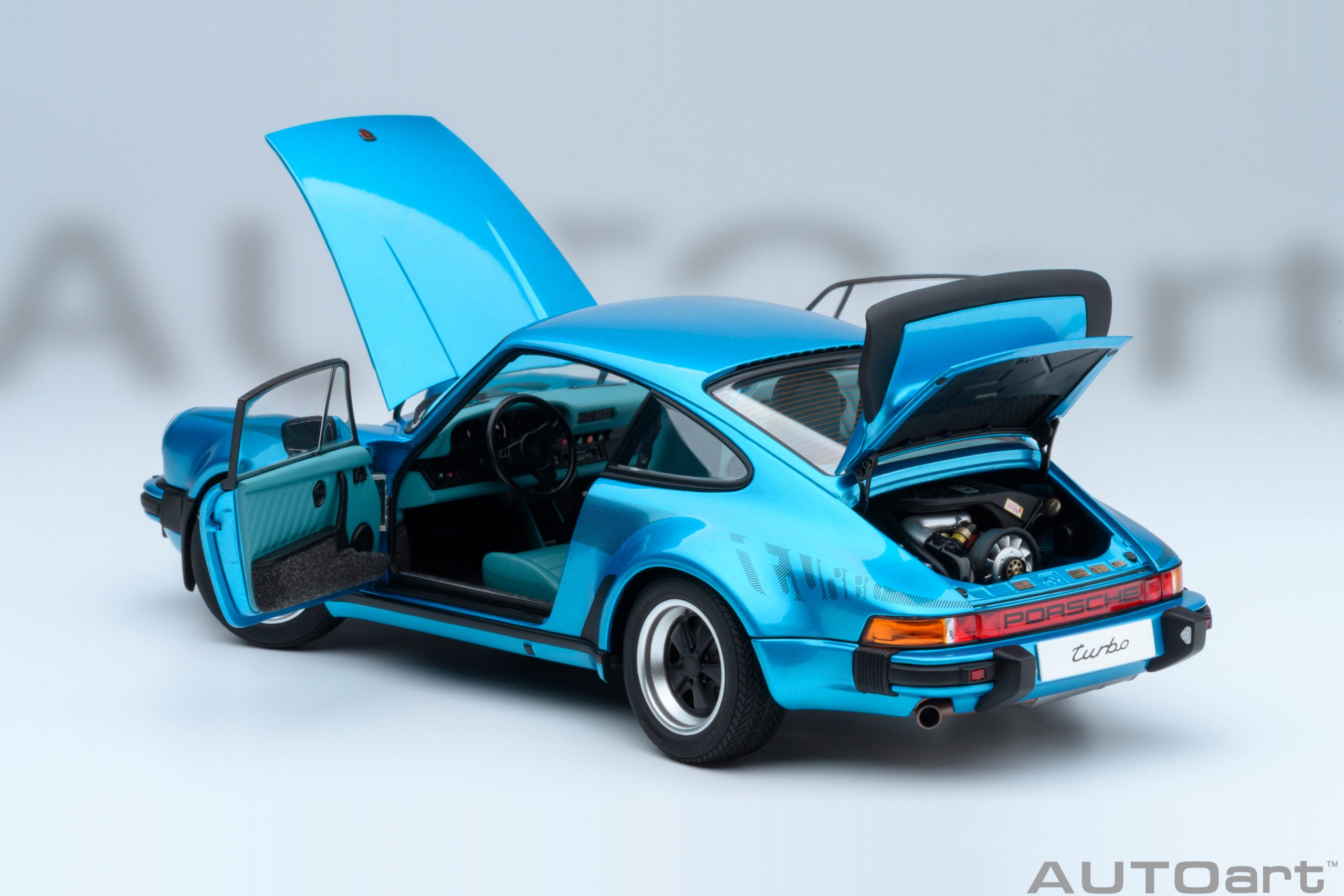 Porsche 911 930 Turbo 3.0 Minerva blue 1:18 AUTOart