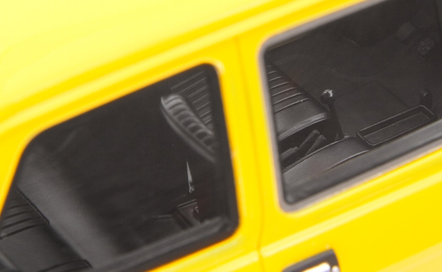 Fiat 126 Base 1976 yellow 1:18 Laudoracing Model