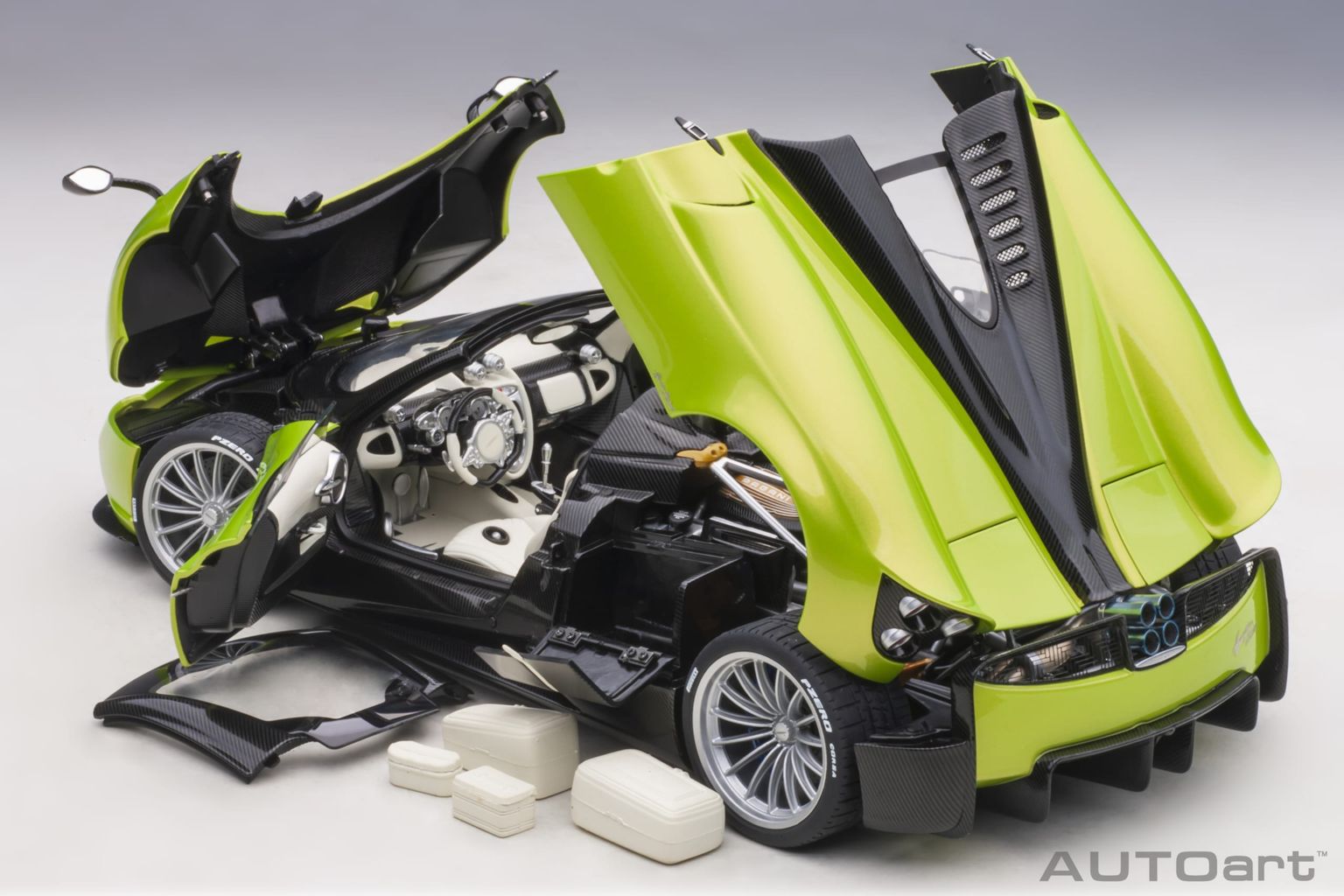 Pagani Huayra Roadster 2018 verde firenze 1:18 AUTOart