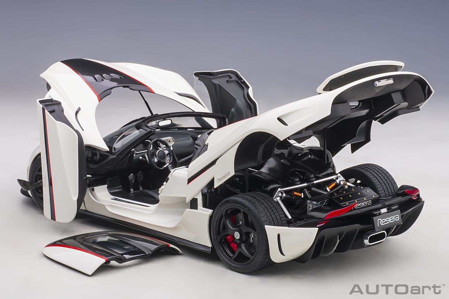 Koenigsegg Regera 2016 white/carbon/red accents 1:18 AUTOart