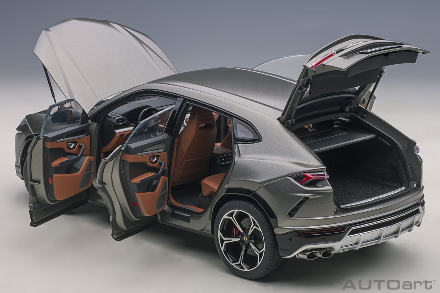 Lamborghini Urus 2018 grigio titans 1:18 AUTOart