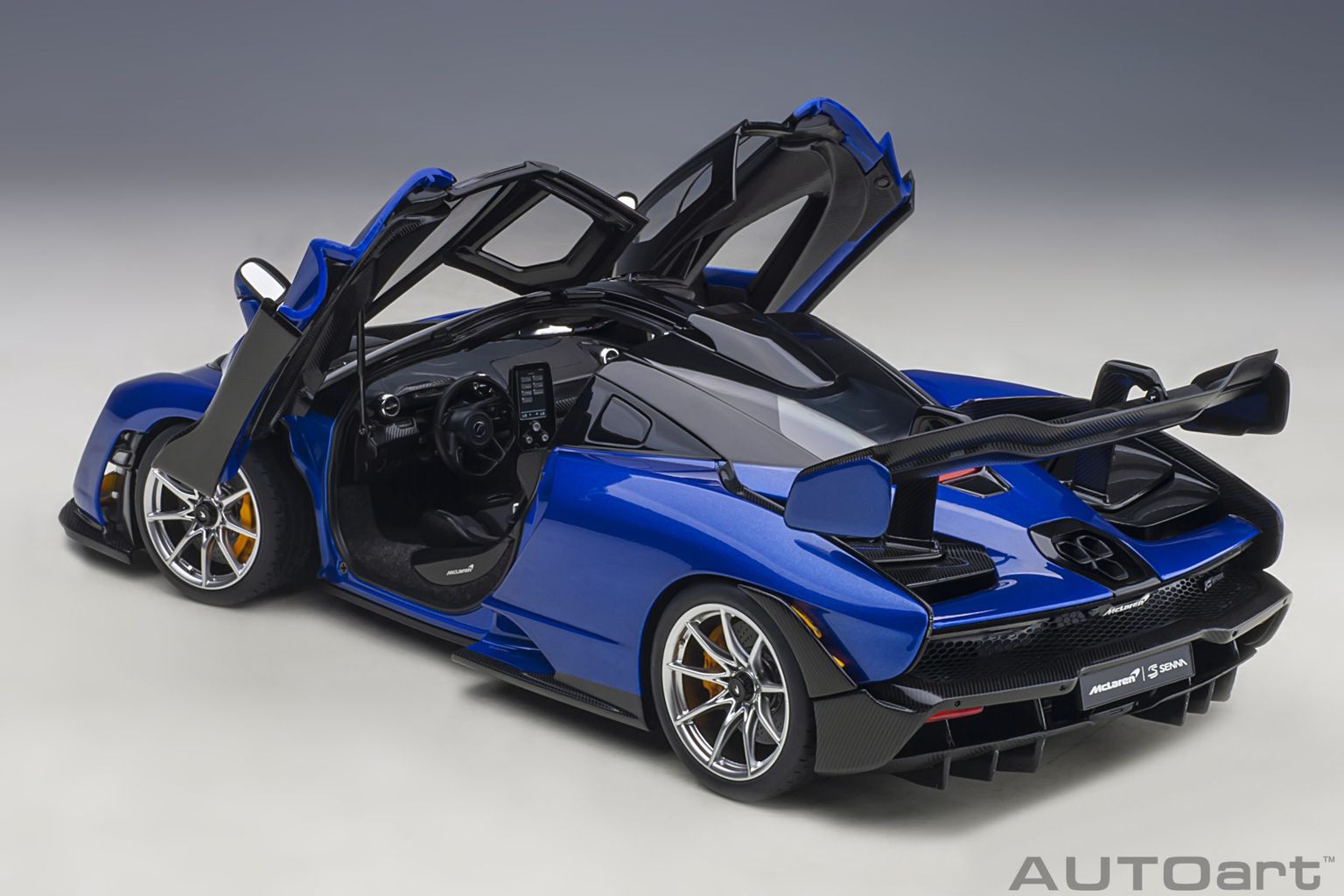 McLaren Senna 2018 trophy kyanos/blue 1:18 AUTOart