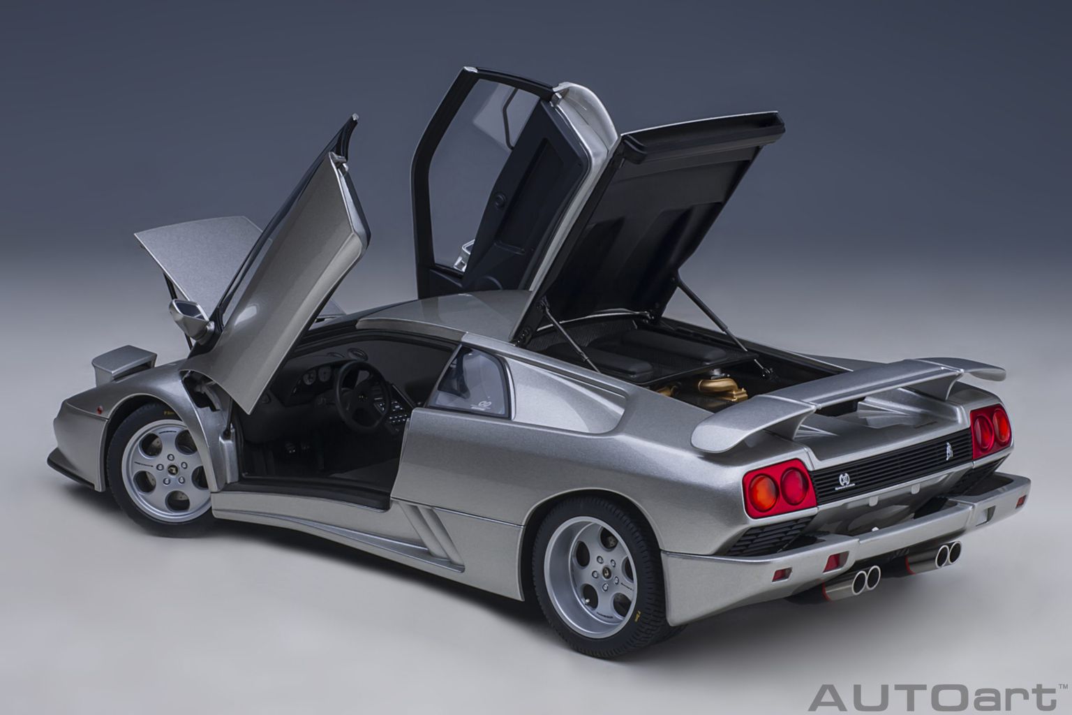 Lamborghini Diablo SE30 JOTA 1995 silver 1:18 AUTOart