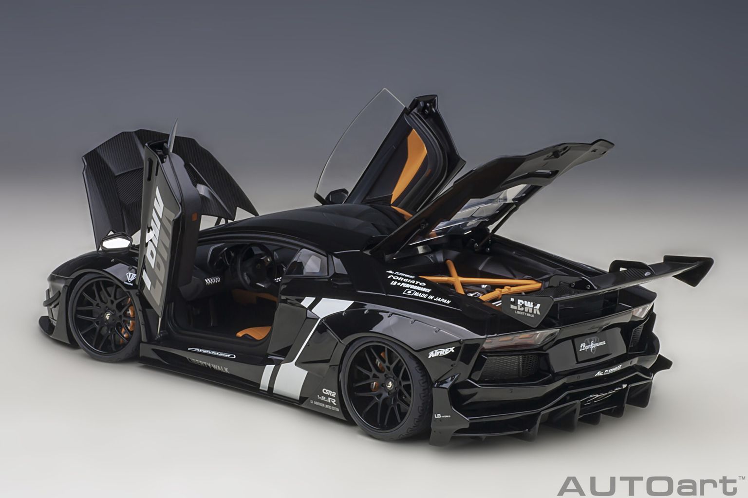 Liberty Walk Lb-Works Lamborghini Aventador Limited Edition LBWK livery 1:18 AUTOart