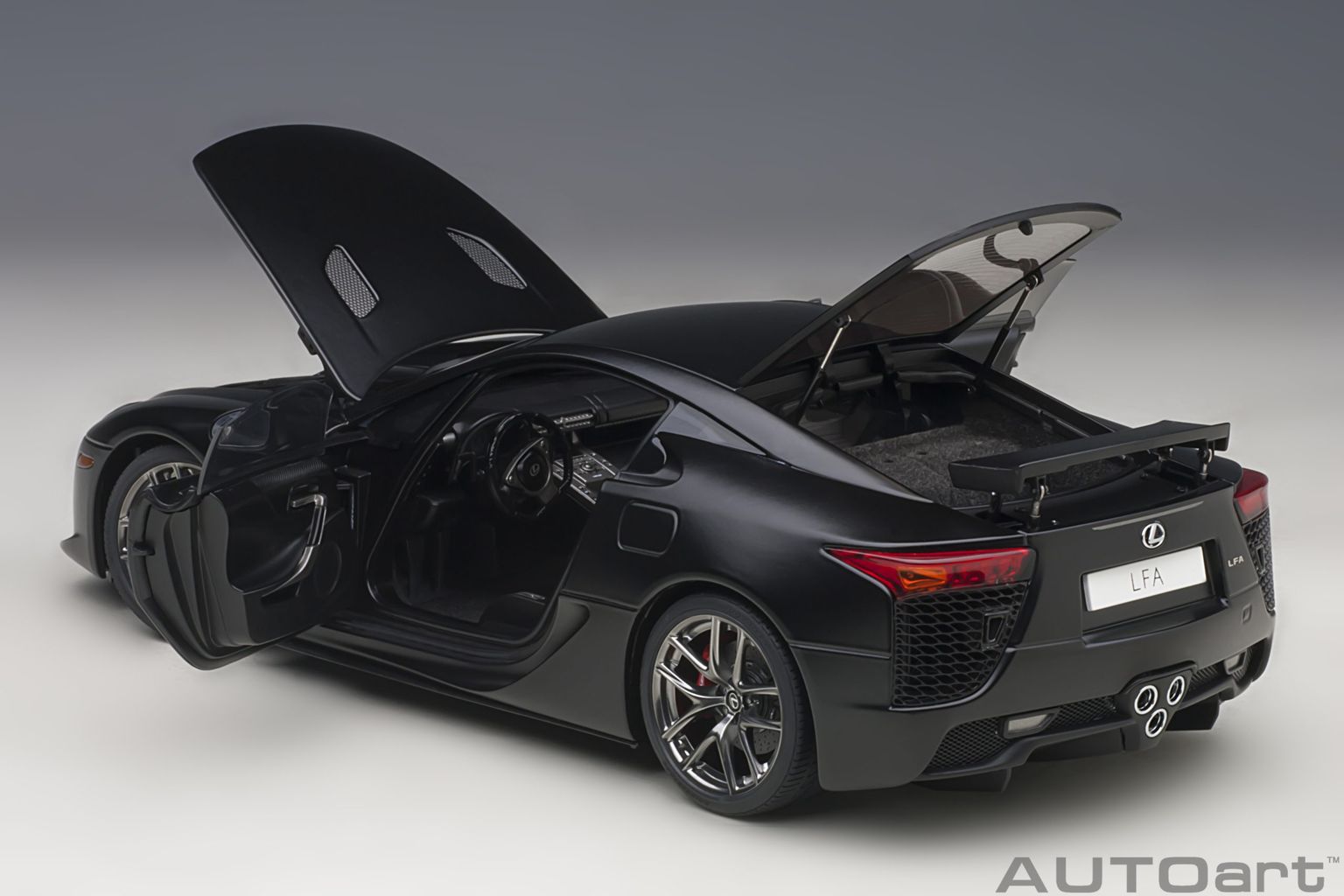 Lexus LFA 2010 matt black 1:18 AUTOart