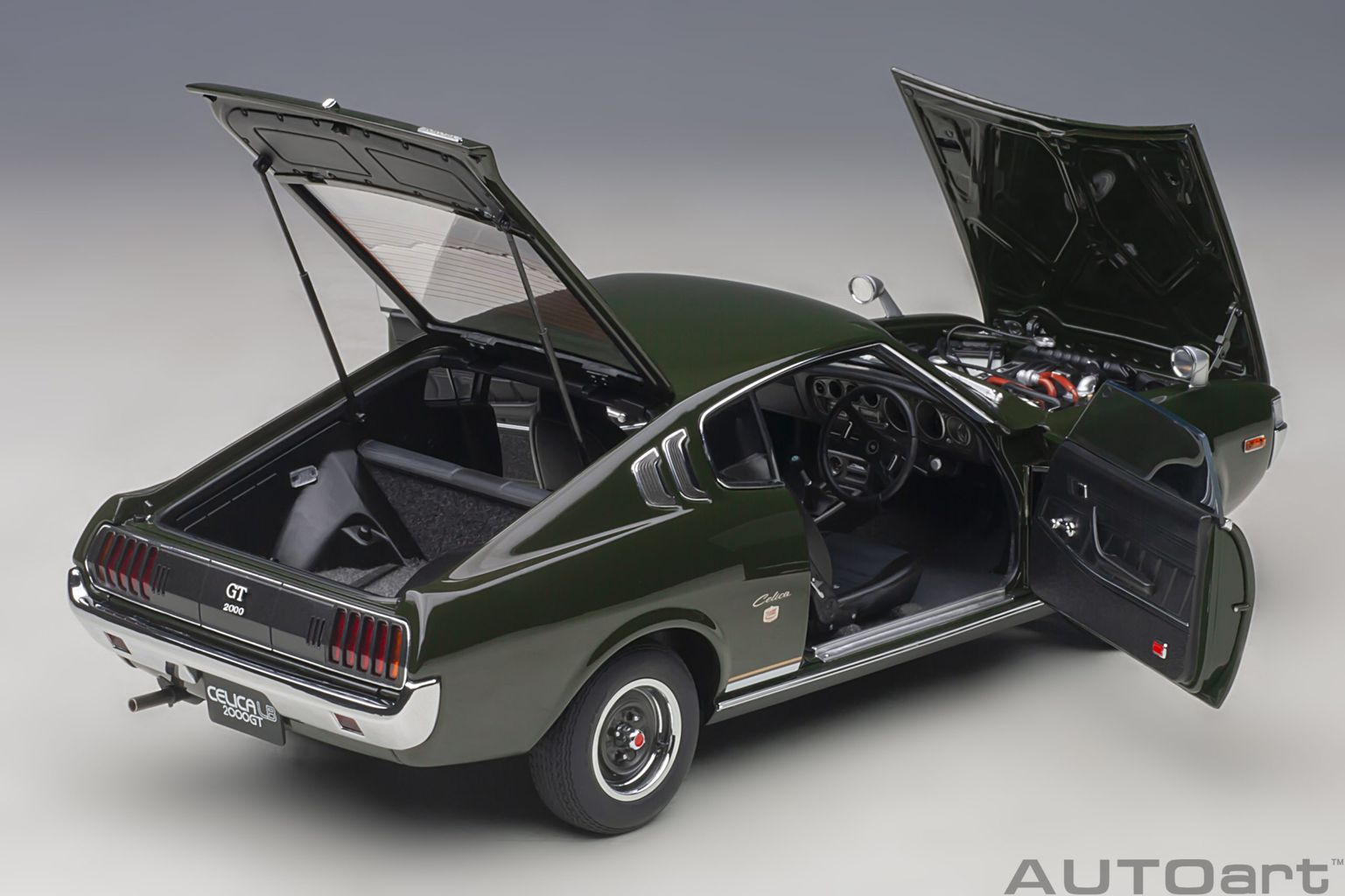 Toyota Celica Liftback 2000GT (RA25) 1973 moss green 1:18 AUTOart