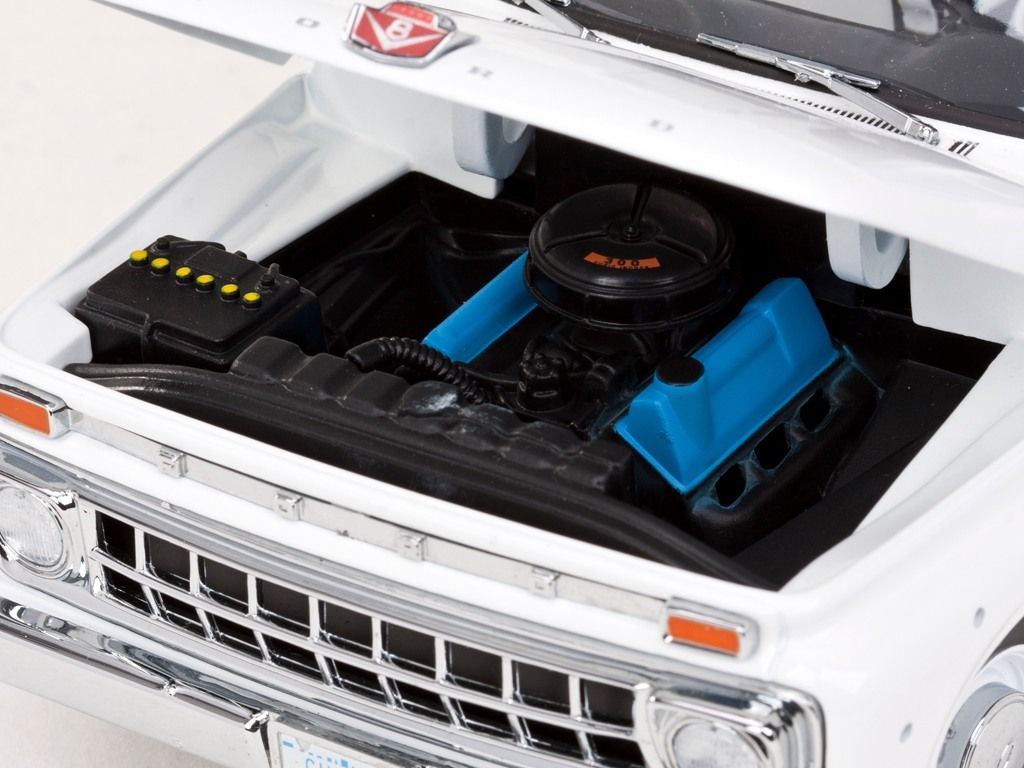 Ford F-100 1965 Good Humor Ice Cream Truck 1:18 Sun Star