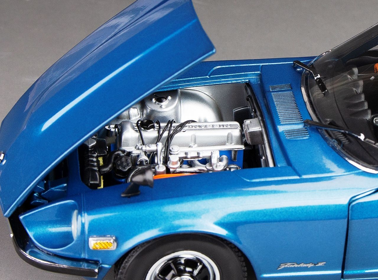 Datsun 240 Z Coupe 1972 blue 1:18 Sun Star