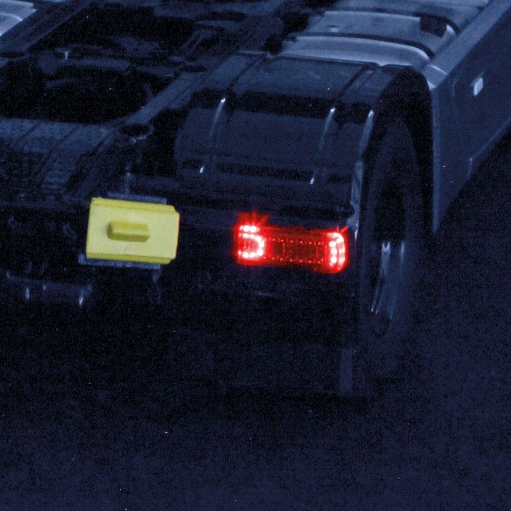 Mercedes-Benz Actros 4x2 GigaSpace blue with stripes 1:18 NZG