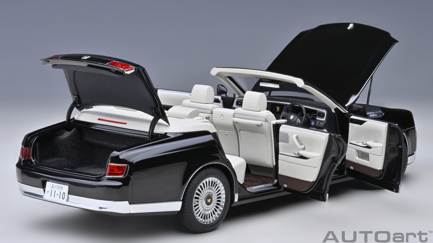 Toyota Century Convertible black 1:18 AUTOart