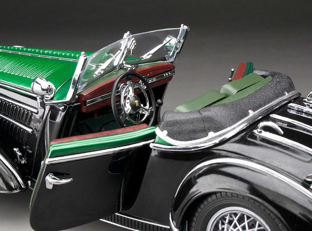 Horch 855 Special Roadster 1939 black/dark green 1:18 Sun Star