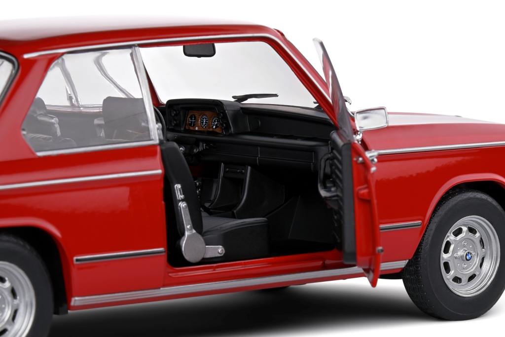 BMW 1602 1971 1:18 Solido