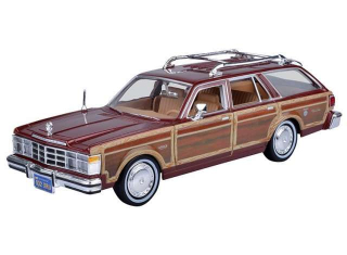 Chrysler LeBaron Town & Country Wagon 1979 brown/woody 1:24 Motor Max