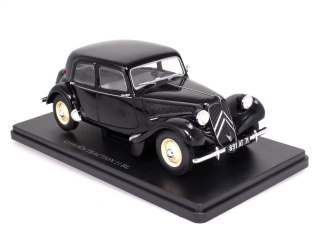 Citroen 11BL Traction 1935 black 1:24 Altaya
