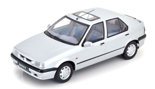 Renault 19 1994 silver metallic 1:18 Triple9 Collection
