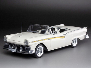 Ford Fairlane 500 Skyliner 1957 white 1:18 Sun Star