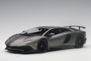 Lamborghini Aventador LP750-4 SV 2015 grey 1:18 AUTOart