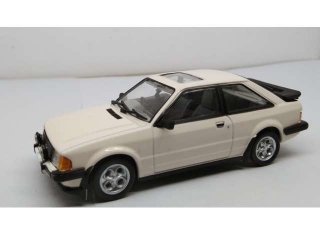 Ford Escort MkIII XR3i RHD 1983 diamond white 1:43 Triple9 Collection