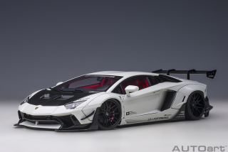 Liberty Walk Lb-Works Lamborghini Aventador Limited Edition white/carbon bonnet 1:18 AUTOart