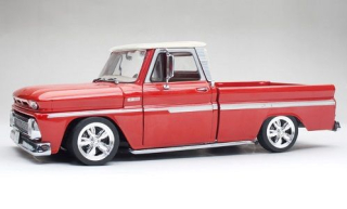 Chevrolet C-10 Stepside Pick Up Low Rider 1965 red metallic 1:18 Sun Star