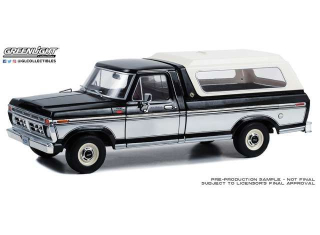 Ford F-100 XLT Ranger Raven 1977 black/silver 1:18 GreenLight