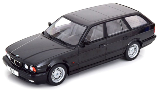 BMW 5er (E34) Touring 1991 black 1:18 MCG Modelcar Group