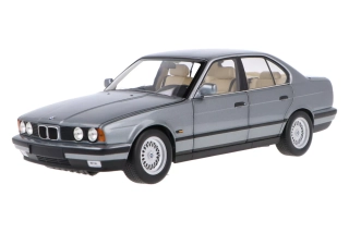 BMW 535i E34 1988 grey metallic 1:18 Minichamps 