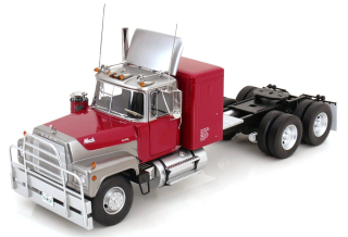 Mack RL700L 1974 red metallic/silver 1:18 Road Kings