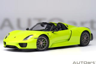 Porsche 918 Spyder Weissach Package Acid Green 1:18 AUTOart