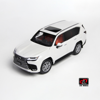 Lexus LX600 2024 white 1:18 LCD Model