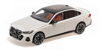 BMW i5 2023 white metallic 1:18 Minichamps 